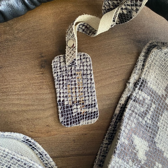 Persaman New York Gray Snakeskin Handbag - Picture 5 of 7